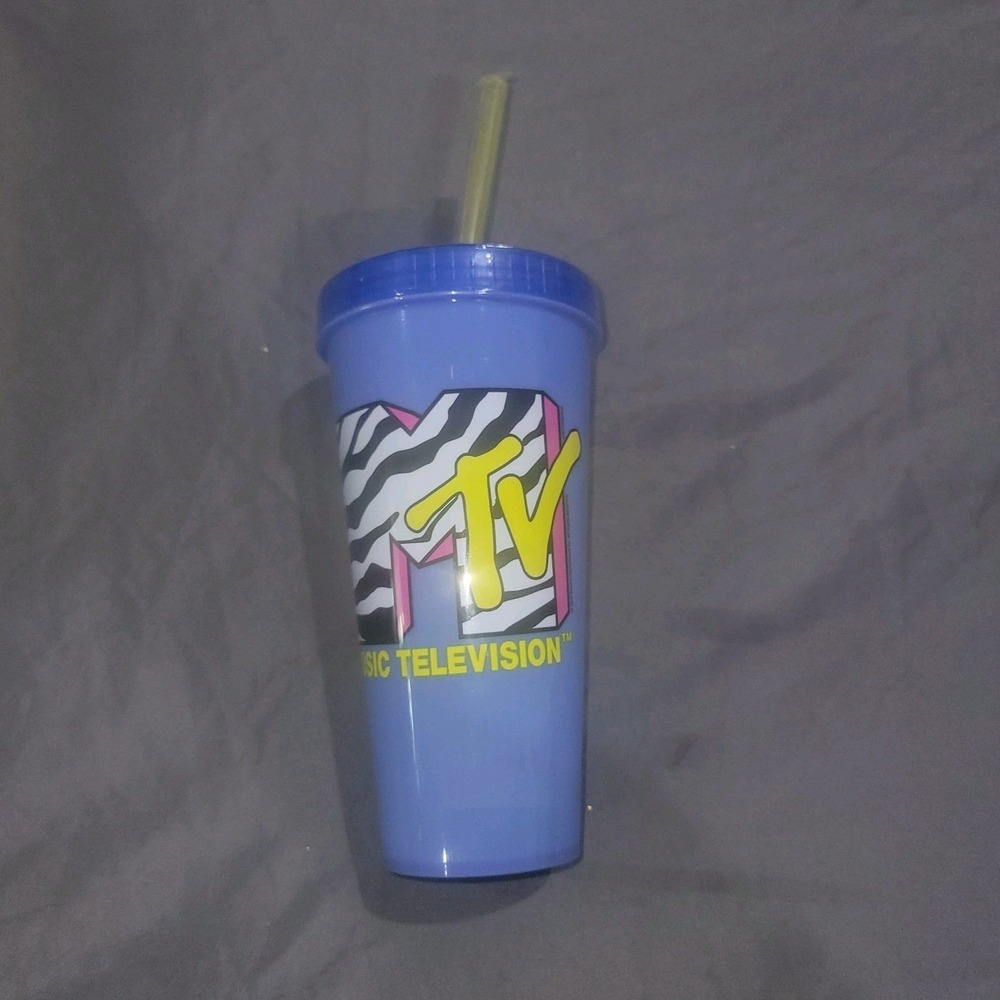 MTV Color Changing Tumbler With Straw 24 Oz. Blue Yellow